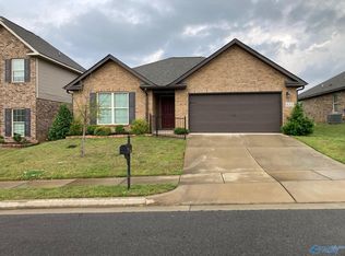 633 Magnolia Place Ln SW, Hartselle, AL 35640