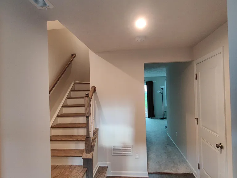 36 Wentworth Ln — Photo 6