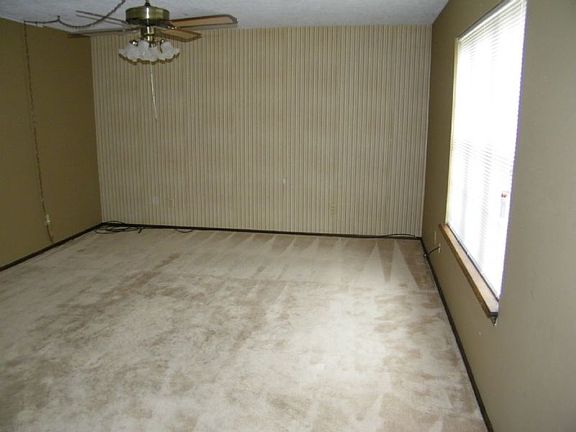 3rd image of 4528 NE Arlington Ave