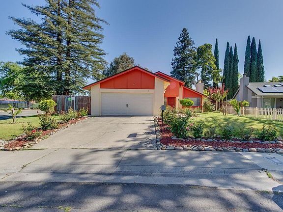 3rd image of 1 Sunny Hollow Ct