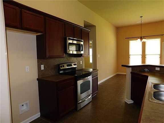 3rd image of 42174 Penrose St