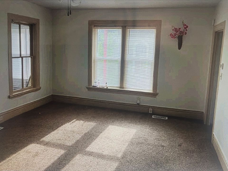 2nd image of 507 W Main St