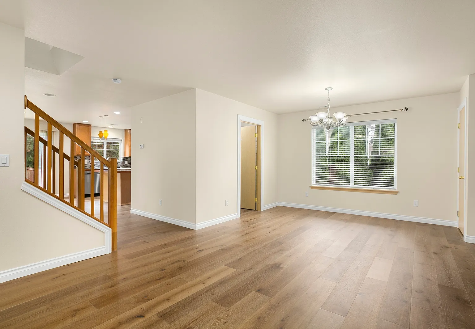 4 bed, 2585 sqft, $4,050 — Photo 4