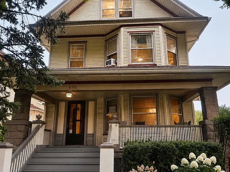 608 S Grove Ave #1 — Photo 1