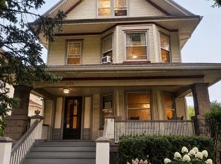 608 S Grove Ave #1, Oak Park, IL 60304