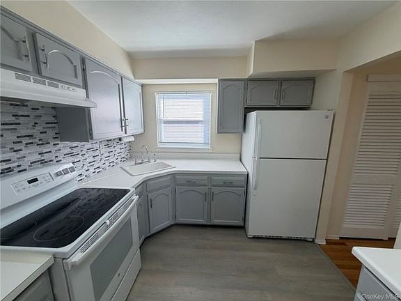 2nd image of 16411 95th St