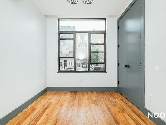 4th image of 237 Montrose Ave #1G