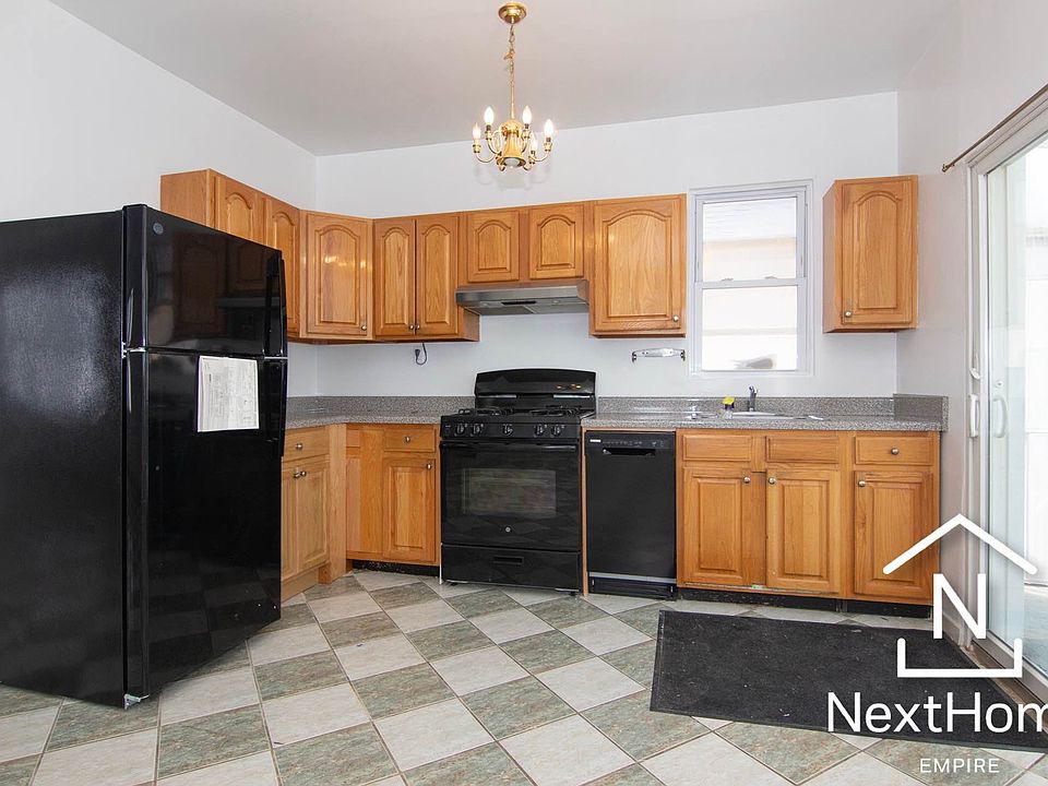 1st image of 2142 42nd St #2