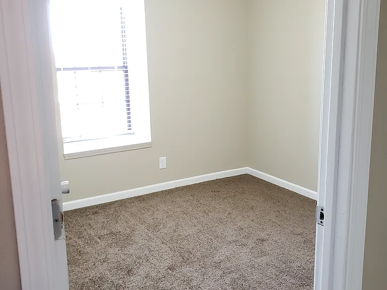 700 S 11th St #B9 — Photo 13