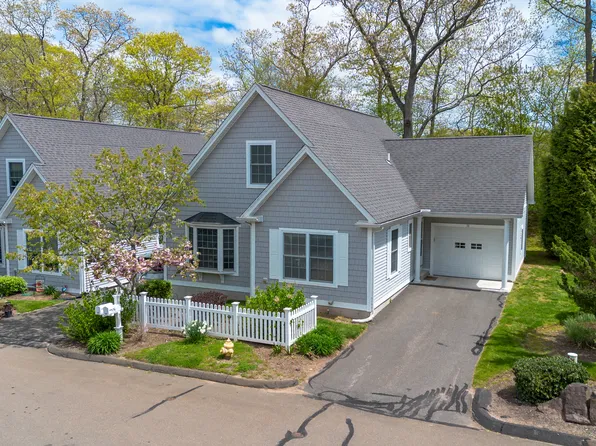 74 Allison Way #74, East Haven, CT 06512