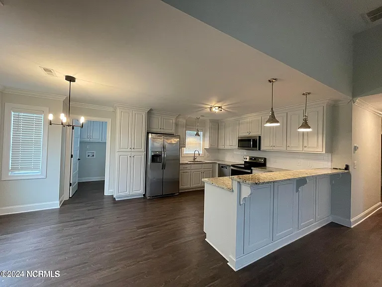 1525 Penncross Dr — Photo 10