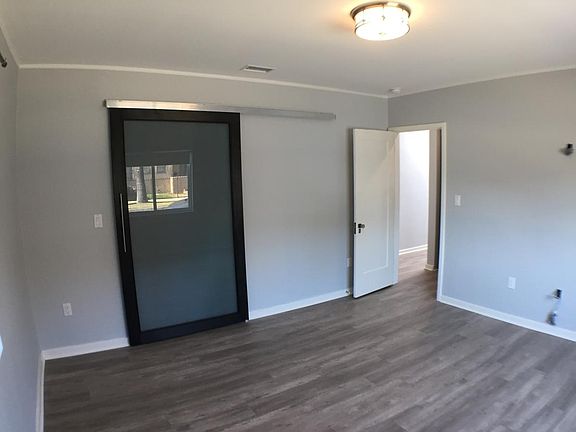 3rd image of 3664 W 57th St