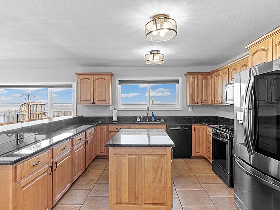 3rd image of 3876 Paradise Bay Dr