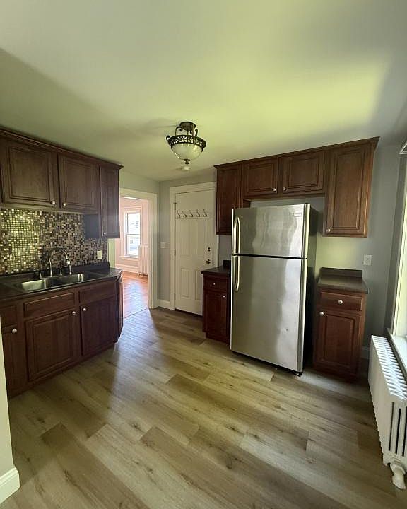1st image of 304 Grove St