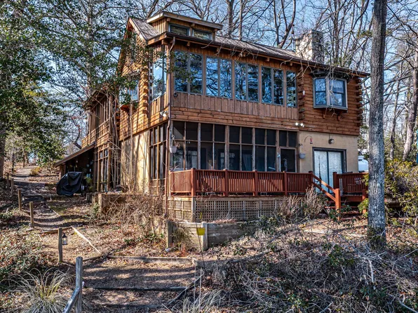 97 Overlook Ln, Burgess, VA 22432