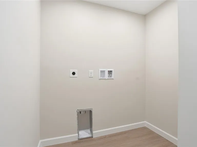 2905 Roosevelt St — Photo 44