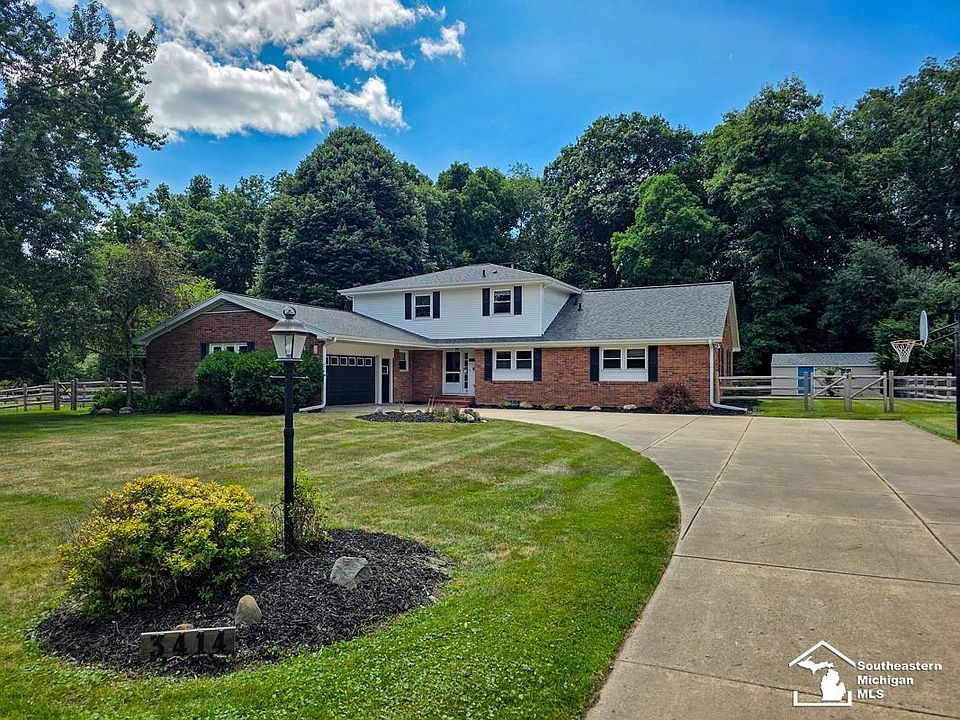 1st image of 3414 Caroline Dr