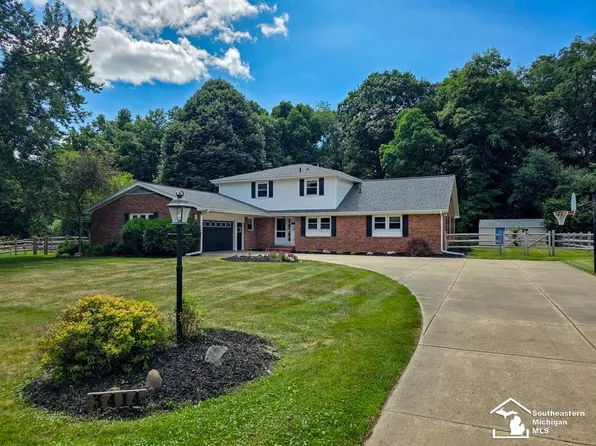 3414 Caroline Dr, Jackson, MI 49203