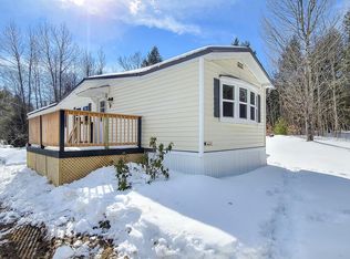 9 Wing Hill Rd, Manchester, ME 04351