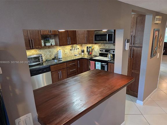 3rd image of 423 Lakeview Dr APT 101