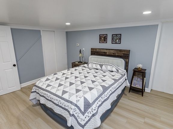 3rd image of 21 Greendale Rd