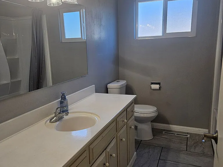 1509 Duportail Ave — Photo 8
