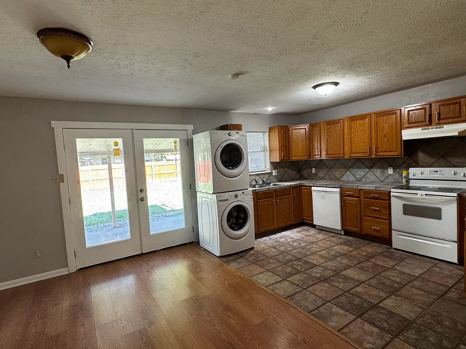 3 bed, 1616 sqft, $1,750 — Photo 4