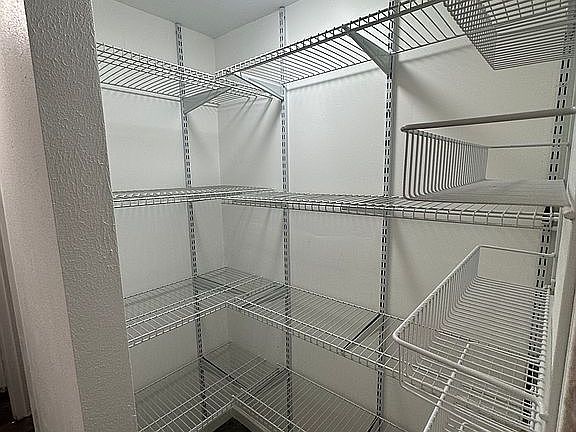 4th image of 8901 Palmetto Way
