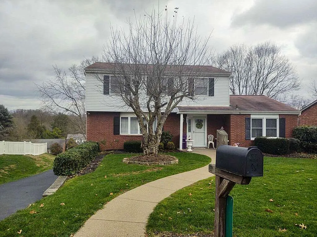 9222 Wedgewood Dr photo 1