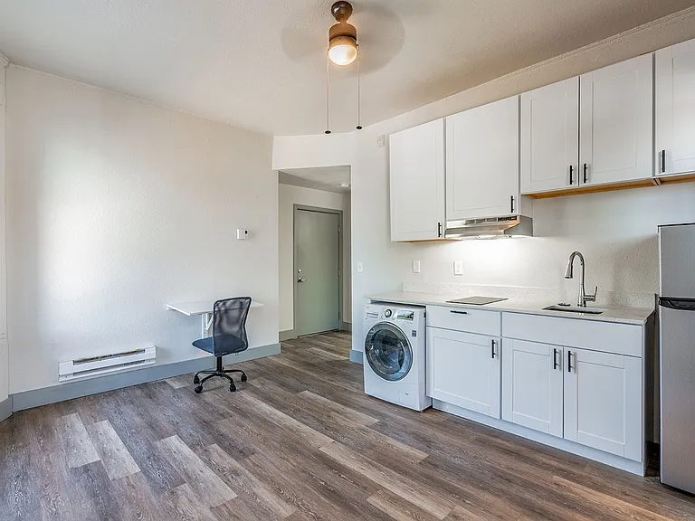 Centrally located community living. — Photo 12