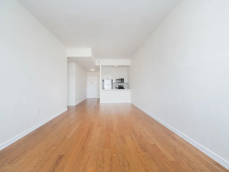 75-25 153rd St #551 — Photo 3