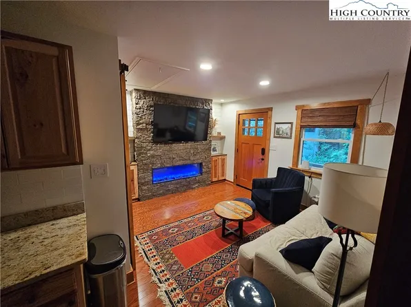 81 Larch Lane, Newland, NC 28657