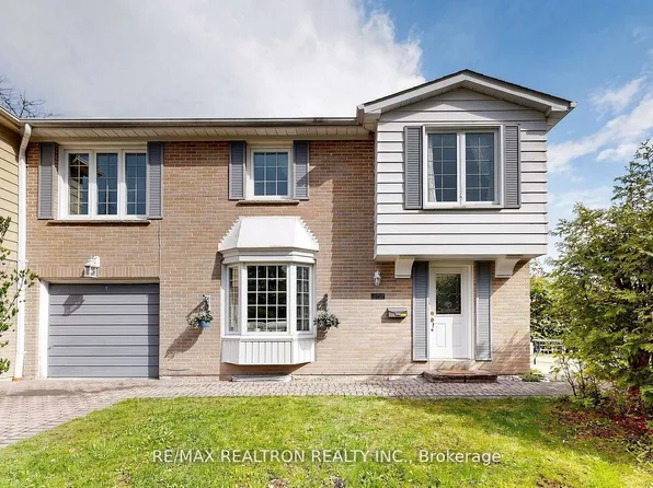 135 Avenue Rd, Richmond Hill, ON L4C 4Z6