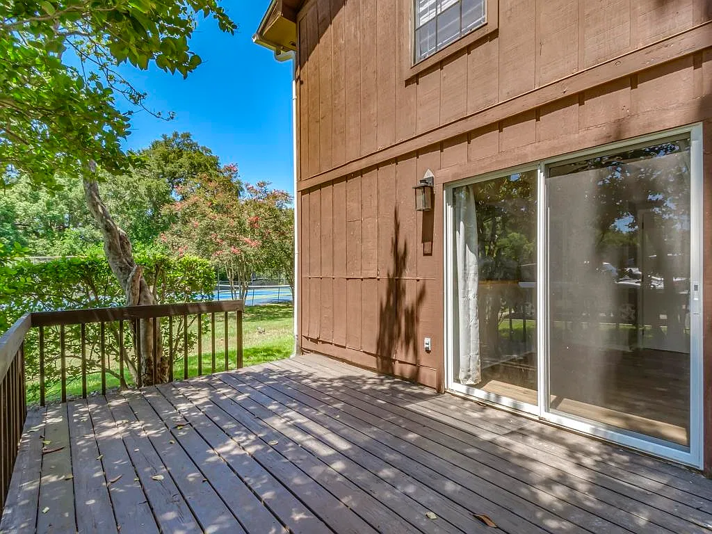 2 bed, 2.5 bath, 1019 sqft, $1,600 — Photo 3