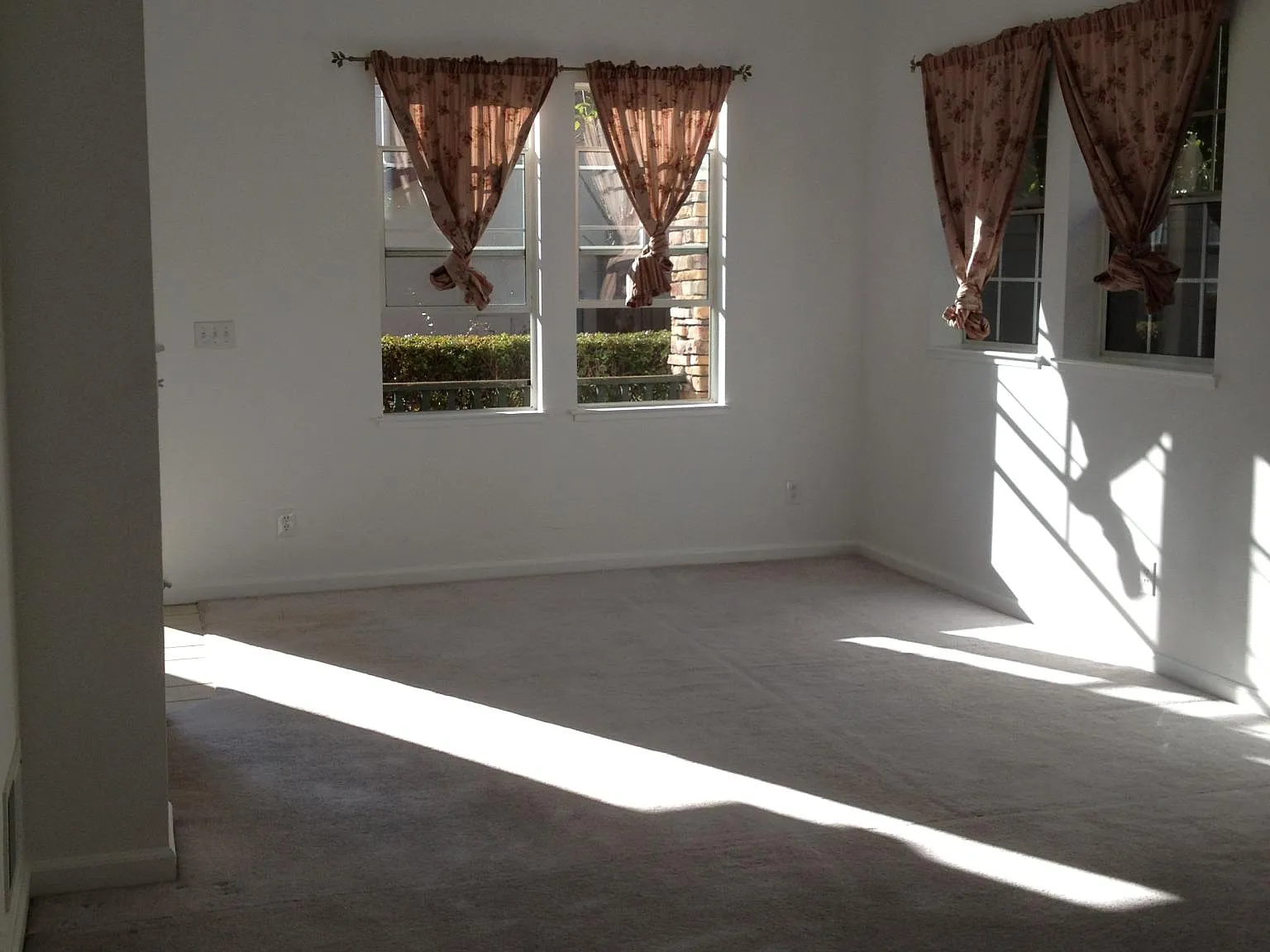 5 Holtz Ct — Photo 2