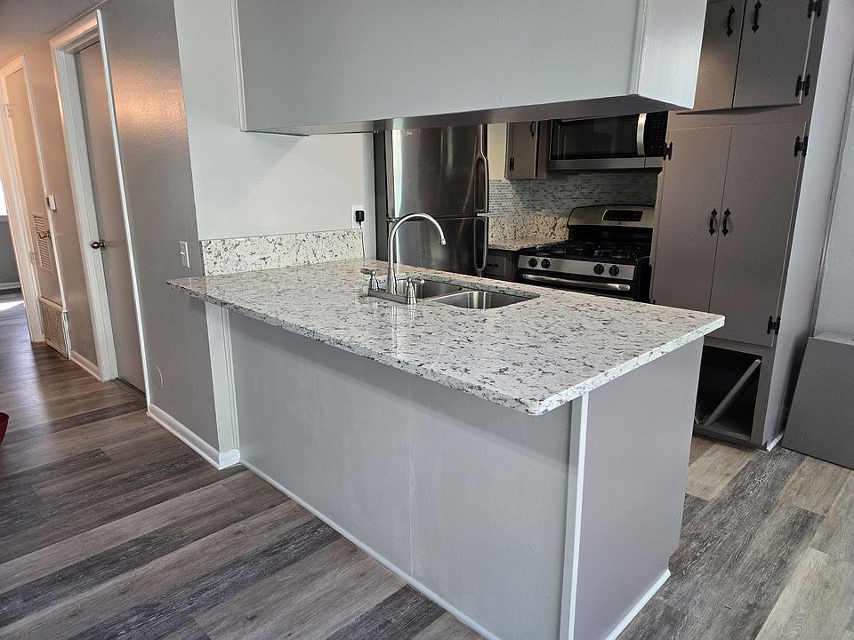 1st image of 2505 Manor Cir #C23
