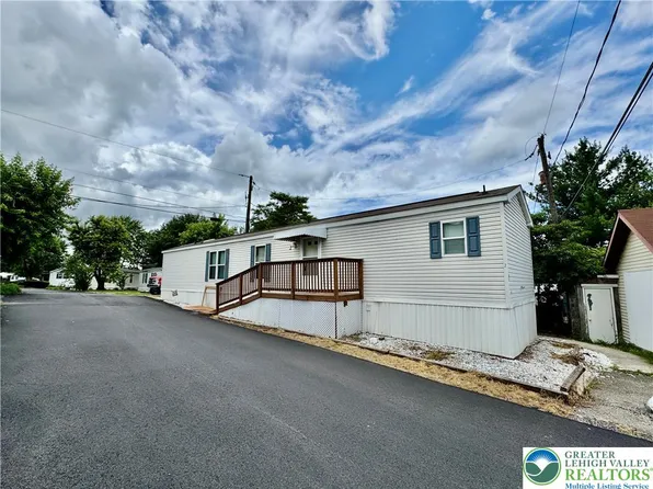 2 S 2nd St, Palmerton, PA 18071