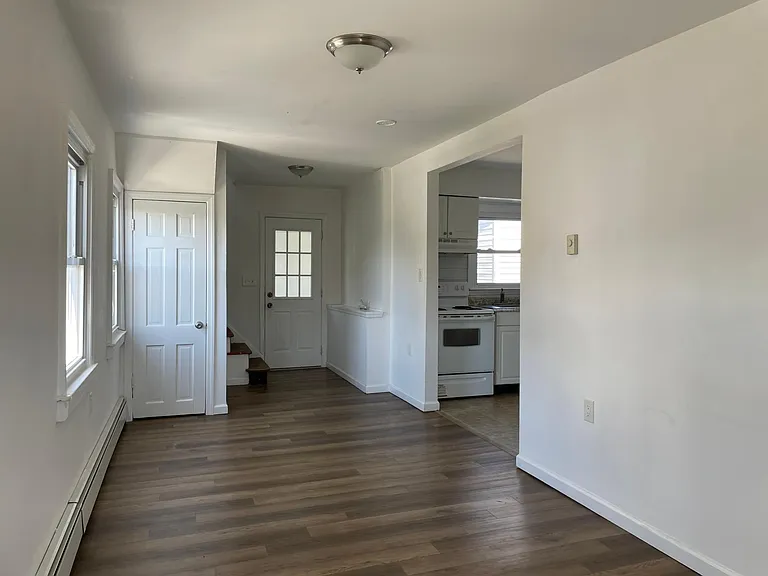 10 McKinley Ave #B — Photo 8