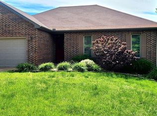 707 E Pamela Dr, West Plains, MO 65775