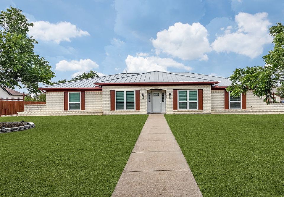 1st image of 1504 Rockmoor Dr