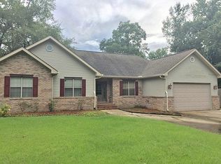 715 Magnolia Ln, Picayune, MS 39466