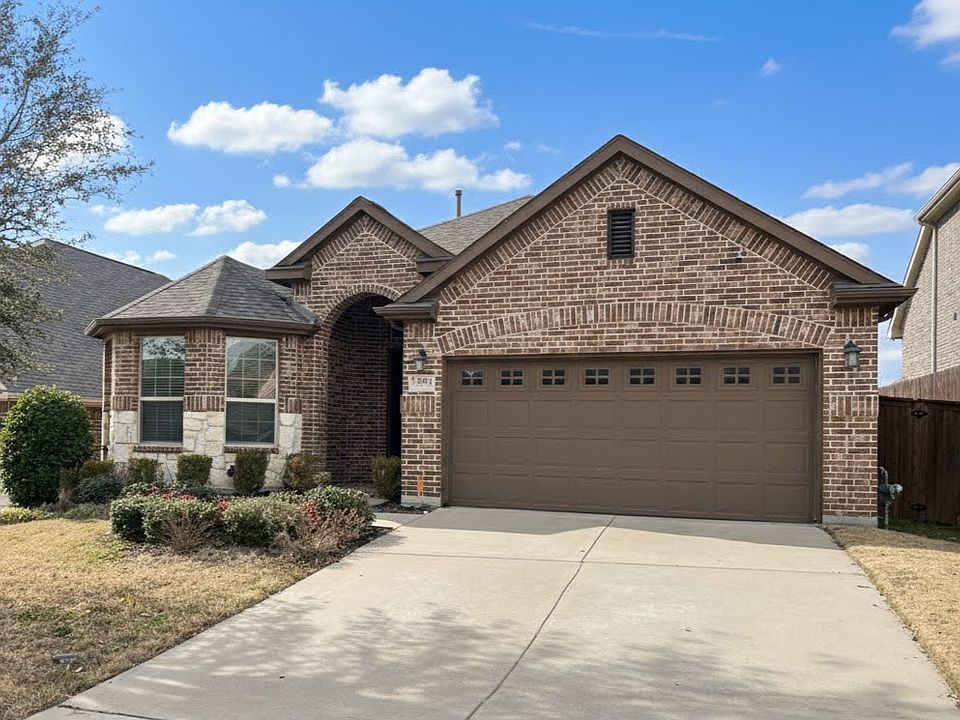 1st image of 1001 Summer Ln