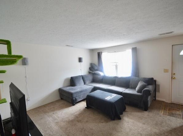 2590 Townhouse Dr SE, Christiansburg, VA 24073
