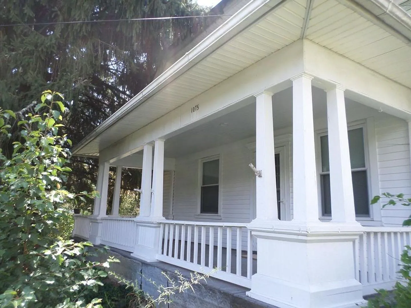 3 Bedroom 1.5 Bath House — Photo 1