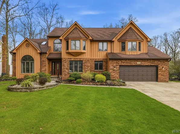 165 Spicer Creek Run, Grand Island, NY 14072