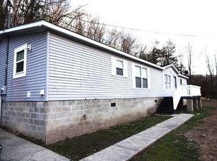 2151 Legg Fork Rd, Sissonville, WV 25320