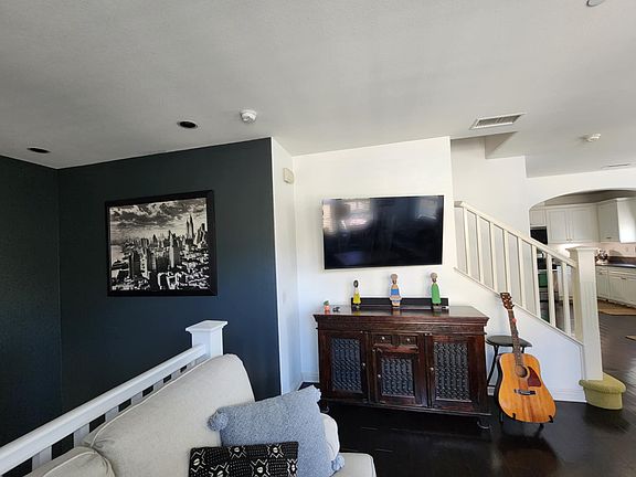 4th image of 651 S Melrose St