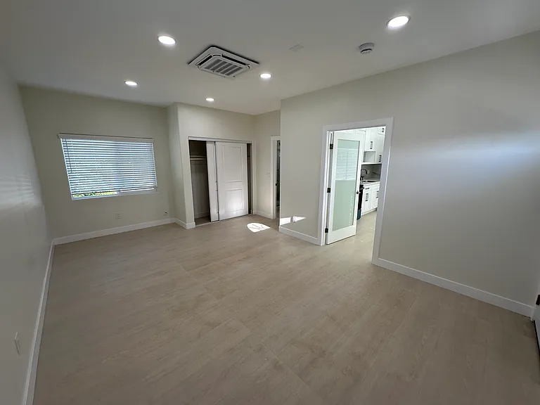 3424A Palo Verde Ave — Photo 3