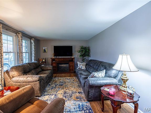 5th image of 2061 Steven Dr