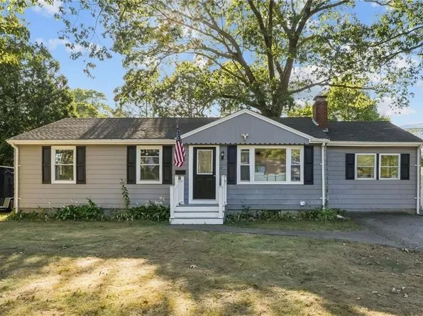21 Lake Dr, North Kingstown, RI 02852